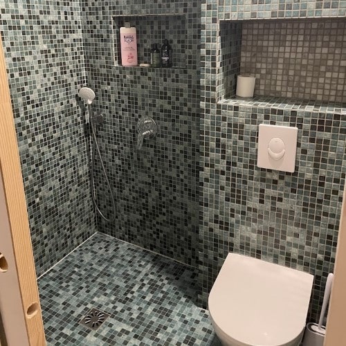 Pose de carrelage salle de bain